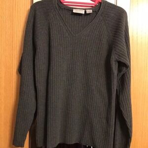 Vintage Preview International XL grey V neck ribbed sweater
